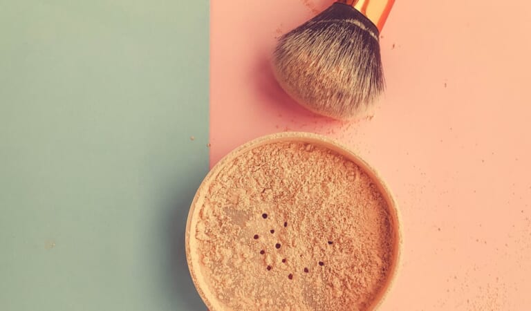 Makeup Artists Say You’re Probably Using the Wrong Setting Powder For Your Skin