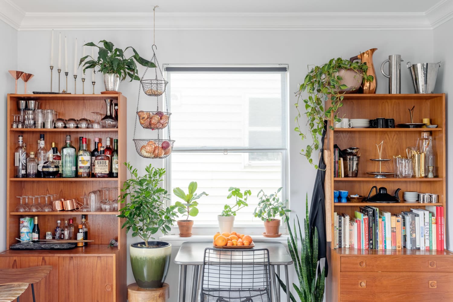This Thrifted Shelf Hack Is “So Clever” and Couldn’t Be Any Easier